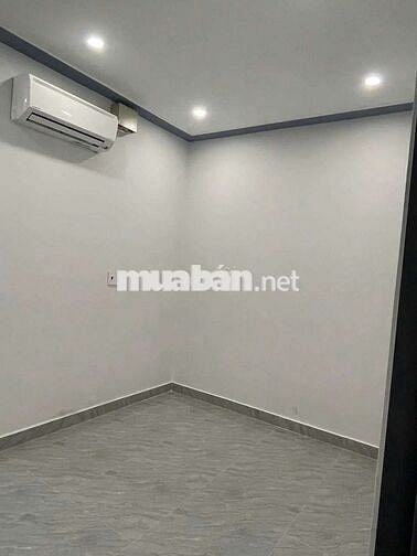 NHÀ MỚI, HẺM TẢI ĐƯỜNG QL13 GẦN NGÃ TƯ BÌNH PHƯỚC. 1T1L 60M2 2PN 2WC