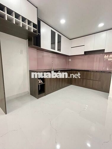 NHÀ XINH 121m2 GIÁ CHỈ 1,39 TỶ THÍCH QUẢNG ĐỨC ÔTÔ QUAY ĐẦU