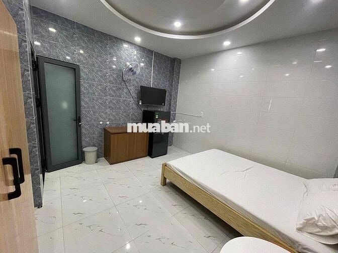Phòng mới full nội thất - có thang máy - ngay cầu Nguyễn Văn Cừ