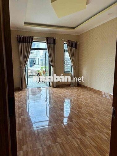 nhà 1 trệt 2 lầu TÂN BÌNH, DĨ AN, Gần ngã tư chiêu, kế Lê Hồng Phong