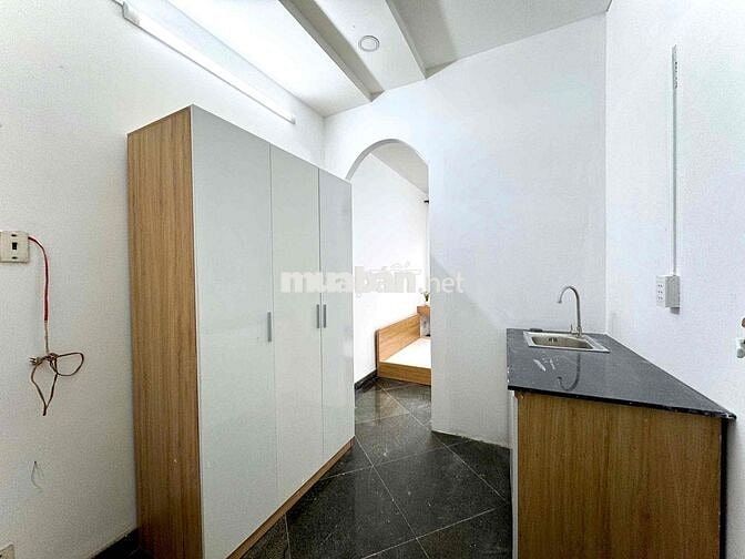 CHO THUÊ 1PN TÁCH BẾP BAN CÔNG FULL NT MỚI TINH GẦN SÂN GOLF TÂN SƠN