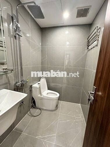 Chính chủ cần bán gấp căn hộ chung cư 100 m2, 3 PN tòa CT1 Mễ Trì Hạ Chính chủ cần bán gấp căn hộ chung cư 100 m2, 3 PN tòa CT1 Mễ Trì Hạ