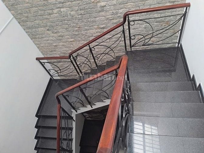 Biệt Thự Nam Lòng Trần Trọng Cung,DT8x24m,3 lầu,6PN .Lh 0931432374