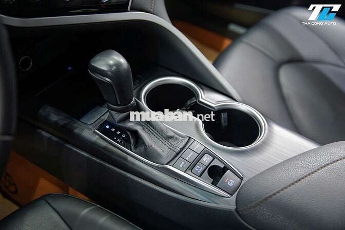 TOYOTA CAMRY 2.5HV - 60000 km