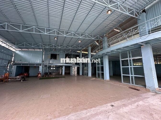 Cho thuê kho xưởng Quận 7 PCCC nước tự động DT 3600m2 xe cont 24/7