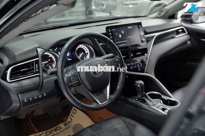 TOYOTA CAMRY 2.5HV - 60000 km