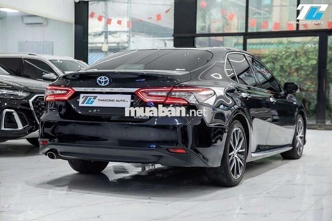 TOYOTA CAMRY 2.5HV - 60000 km