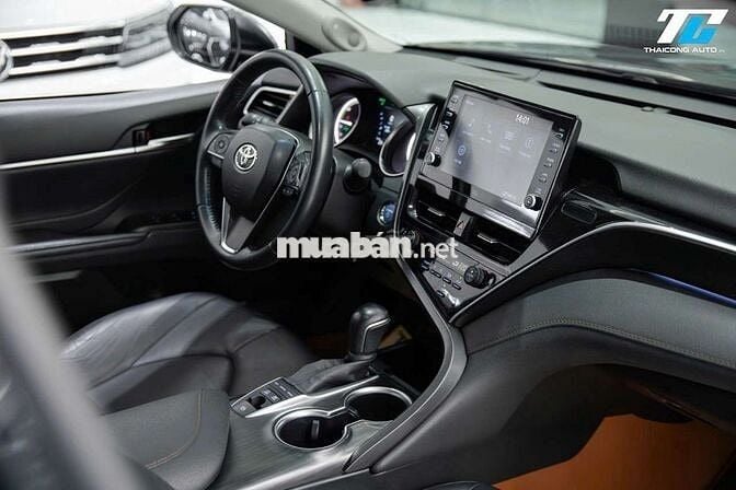 TOYOTA CAMRY 2.5HV - 60000 km