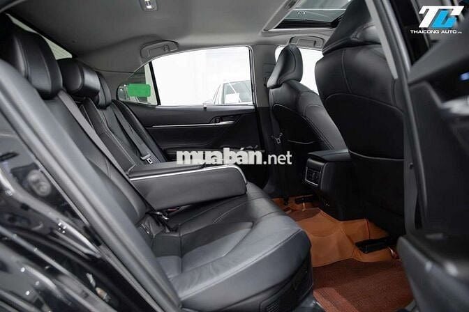 TOYOTA CAMRY 2.5HV - 60000 km