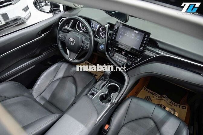 TOYOTA CAMRY 2.5HV - 60000 km