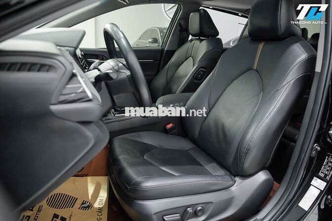 TOYOTA CAMRY 2.5HV - 60000 km