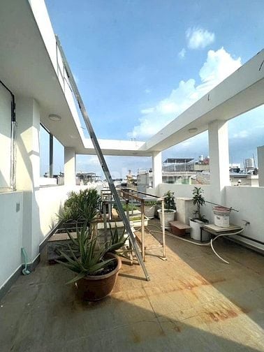 Bán nhà đường 5 TNPB gần Vincom Lê Văn Việt 193m2 4PN 4WC hẻm ô tô