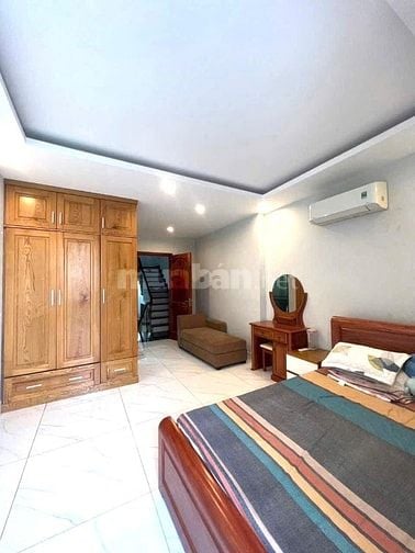 Bán nhà đường 5 TNPB gần Vincom Lê Văn Việt 193m2 4PN 4WC hẻm ô tô