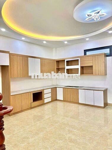 Nhà đẹp y hình 5 x 20 có 5pn 6wc sân thượng