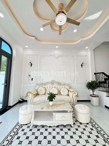 Chào Bán Căn Nhà Tân Cổ Điển sân vườn