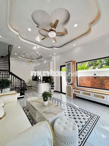 Chào Bán Căn Nhà Tân Cổ Điển sân vườn