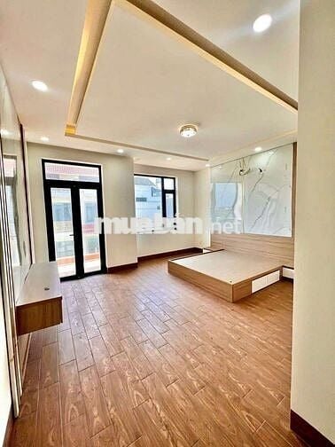 Nhà đẹp y hình 5 x 20 có 5pn 6wc sân thượng