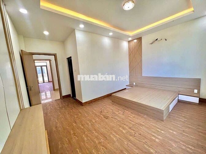 Nhà đẹp y hình 5 x 20 có 5pn 6wc sân thượng