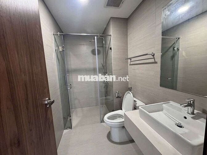 Căn hộ Nguyên Hồng 2PN full nội thất, căn góc view LandMark sổ có sẵn