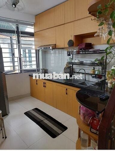 Nhà hẻm xe hơi, mới xây dựng vô ở ngay 2 PN, Đinh Tiên Hoàng