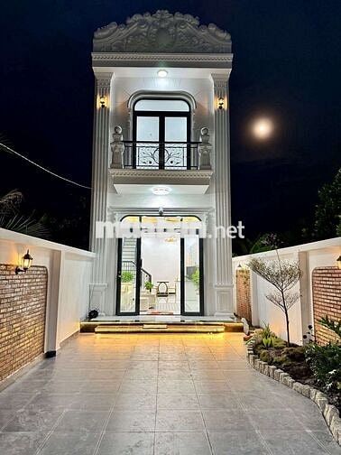 Chào Bán Căn Nhà Tân Cổ Điển sân vườn