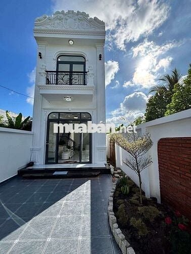 Chào Bán Căn Nhà Tân Cổ Điển sân vườn