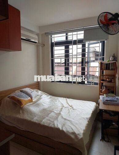 Nhà hẻm xe hơi, mới xây dựng vô ở ngay 2 PN, Đinh Tiên Hoàng