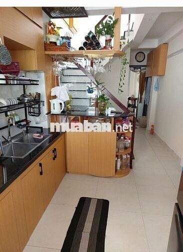 Nhà hẻm xe hơi, mới xây dựng vô ở ngay 2 PN, Đinh Tiên Hoàng