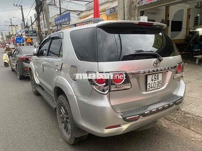 Toyota Fortuner 2015 mấy dầu xe 1 chủ mua mới zin