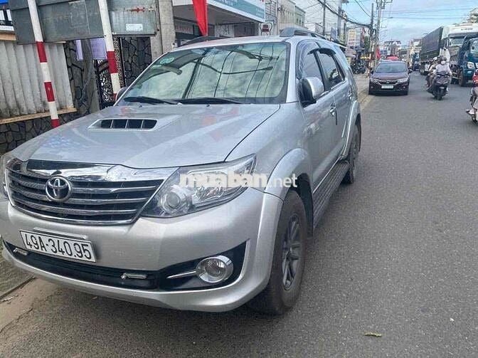 Toyota Fortuner 2015 mấy dầu xe 1 chủ mua mới zin