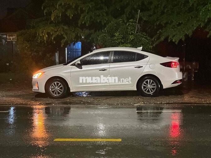 Hyundai Elantra 2021 1.6 MT - 69990 km