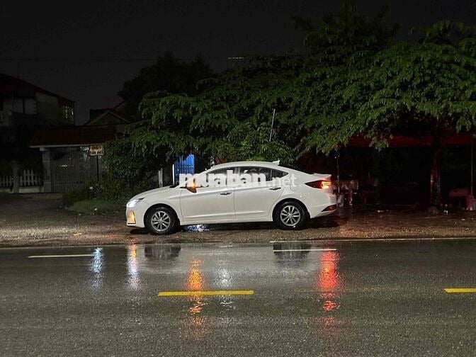 Hyundai Elantra 2021 1.6 MT - 69990 km
