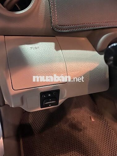 Toyota Vios G 2011 số tự động màu bạc