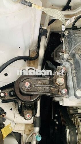 Kia Soluto 1.4 AT Delux 2024 màu trắng