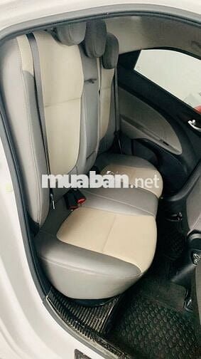 Kia Soluto 1.4 AT Delux 2024 màu trắng