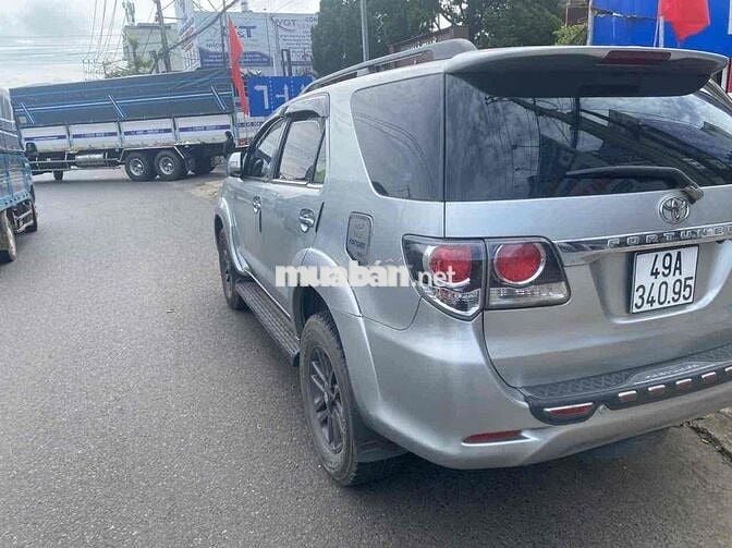 Toyota Fortuner 2015 mấy dầu xe 1 chủ mua mới zin