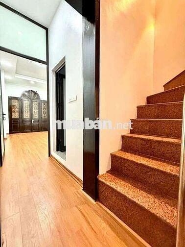 Nhà ngõ Văn Chương, diện tích 28m2, 4 tầng, mặt tiền 3,2m, giá 7,95 tỷ