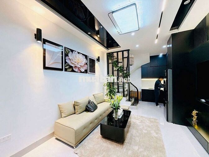 GIÁ 7.38 TỶ! NHÀ LINH QUANG - ĐỐNG ĐA: 32M², 5 TẦNG - 30M RA HỒ!