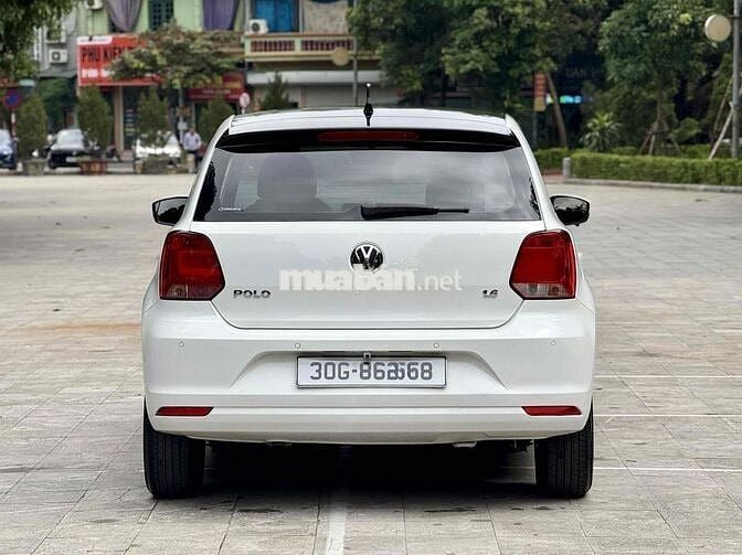 Volkswagen Polo 1.6 AT 2015