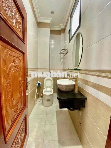 CHO THUÊ NHÀ GÓC 2 LẦU + SÂN THƯỢNG KHU DÂN CƯ NAM LONG