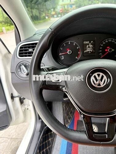 Volkswagen Polo 1.6 AT 2015