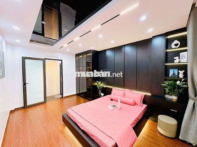 GIÁ 7.38 TỶ! NHÀ LINH QUANG - ĐỐNG ĐA: 32M², 5 TẦNG - 30M RA HỒ!