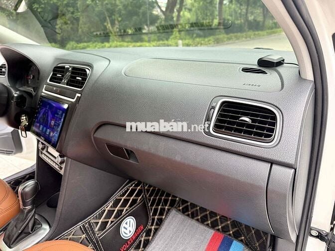 Volkswagen Polo 1.6 AT 2015