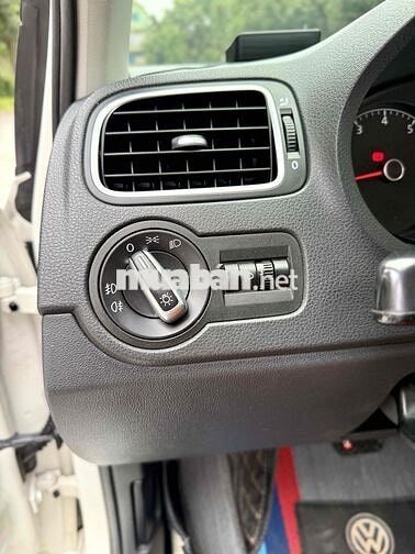 Volkswagen Polo 1.6 AT 2015