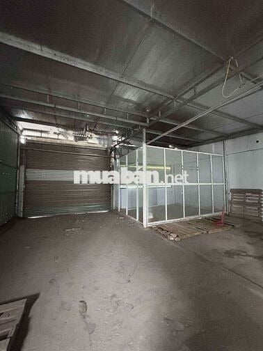 Cho thuê kho mặt tiền Hoàng Văn Thái
- Vị trí cao ráo không ngập lụt