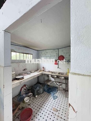 Cho thuê kho mặt tiền Hoàng Văn Thái
- Vị trí cao ráo không ngập lụt