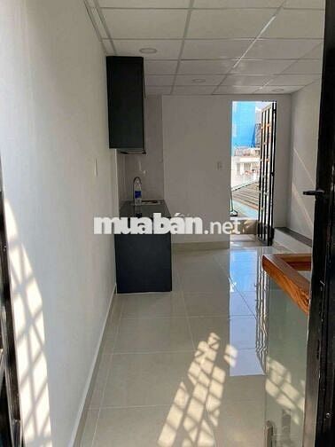 Mặt tiền / Nhà nguyên căn Nguyễn Cư Trinh 4PN 4WC giá đang giảm