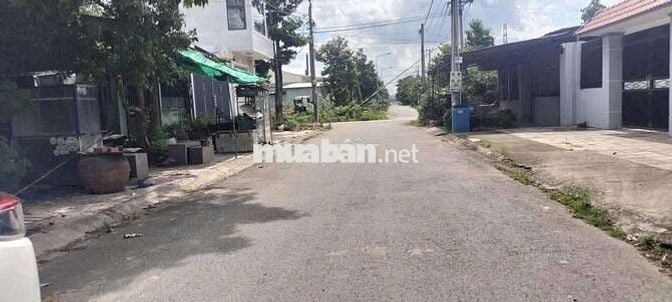 Kho giá 7tr5 có 3 pha gần mỹ phước tân vạn