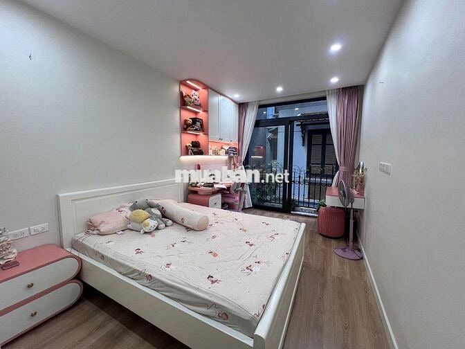 Nhà đẹp Lạc Long Quân, DT30m², 5 tầng, 3P.ngủ, ô chờ thang máy (11 tỷ) Nhà đẹp Lạc Long Quân, DT30m², 5 tầng, 3P.ngủ, ô chờ thang máy (11 tỷ)