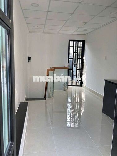 Mặt tiền / Nhà nguyên căn Nguyễn Cư Trinh 4PN 4WC giá đang giảm